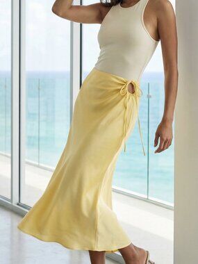 NWT$98 Rumored Kauai Keyhole Skirt in Banana Yellow Size L